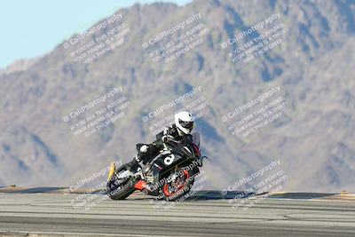 media/Dec-01-2025-Moto Forza (Mon) [[2daa91e15f]]/3-Beginner Group/Session 4 Turn 9/